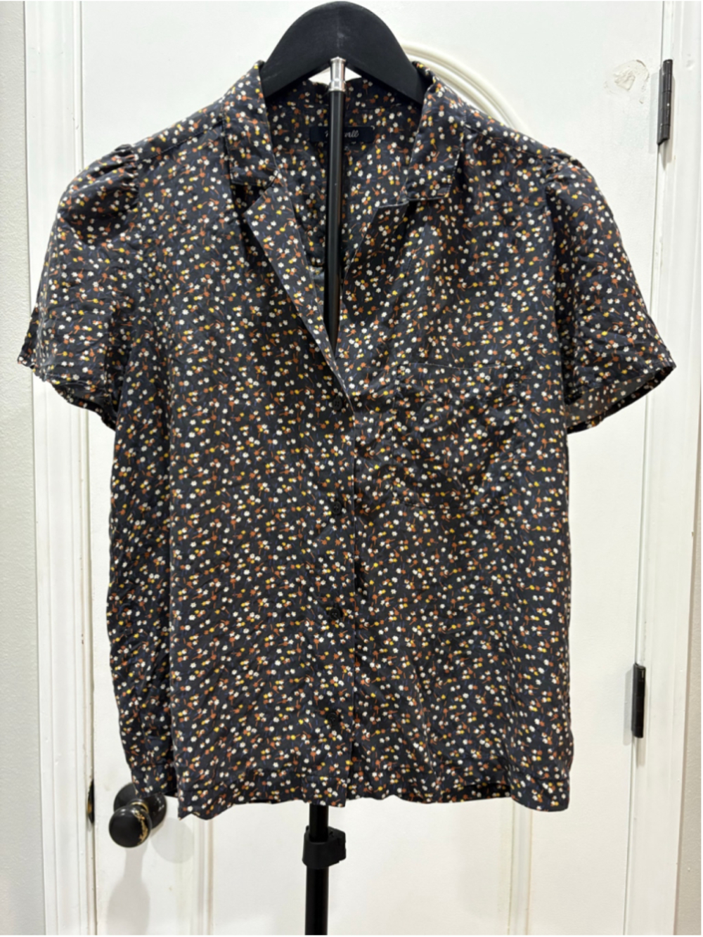 Madewell 100% Silk Puff Sleeve Camp Shirt in Adorable Ditsy Floral Black Size S